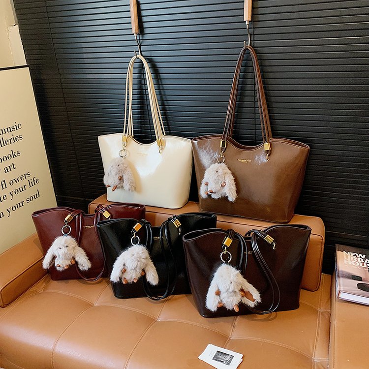 Nylon Shoulder Crossbody Bag W - Leather Workshop のレビューと価格