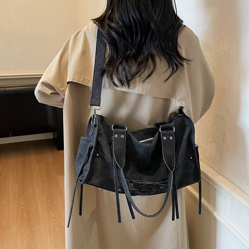 PU Leather Simple Pillow Shoul - Leather Workshop のレビューと価格