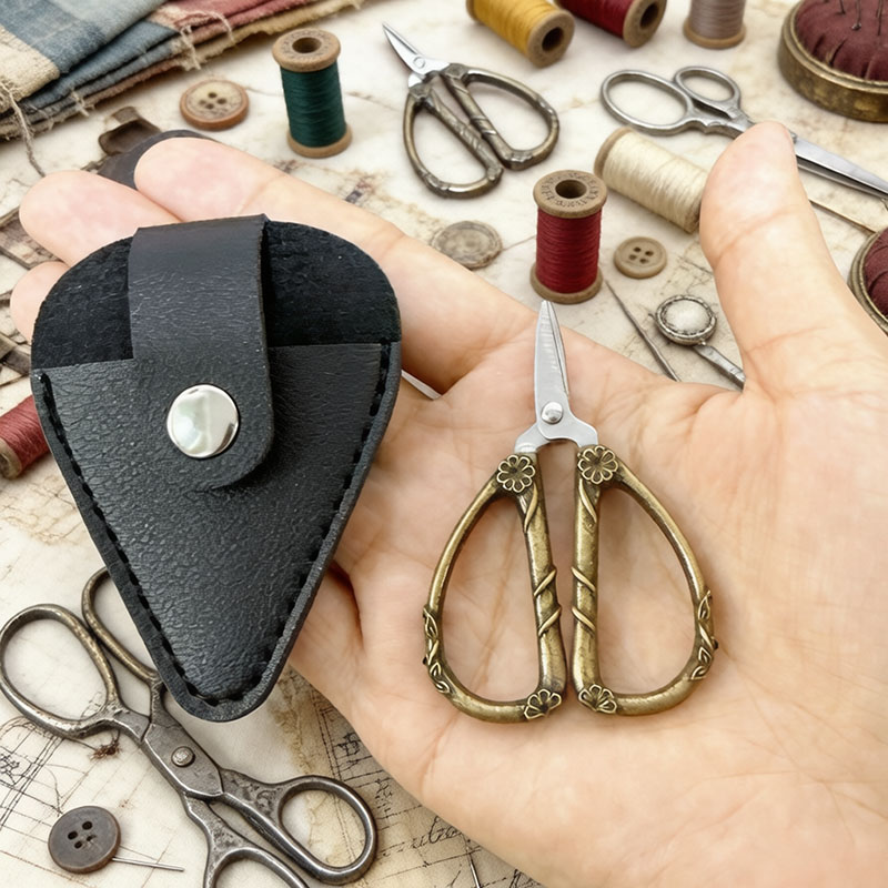 Mini Vintage Scissors Stainles - Leather Work In Art のレビューと価格