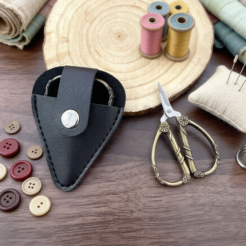 Mini Vintage Scissors Stainles - Leather Work In Art のレビューと価格