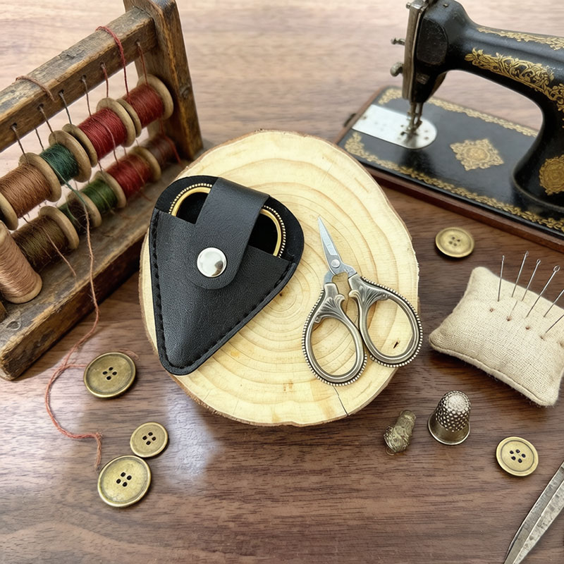 Mini Vintage Scissors with PU  - Leather Work In Art のレビューと価格