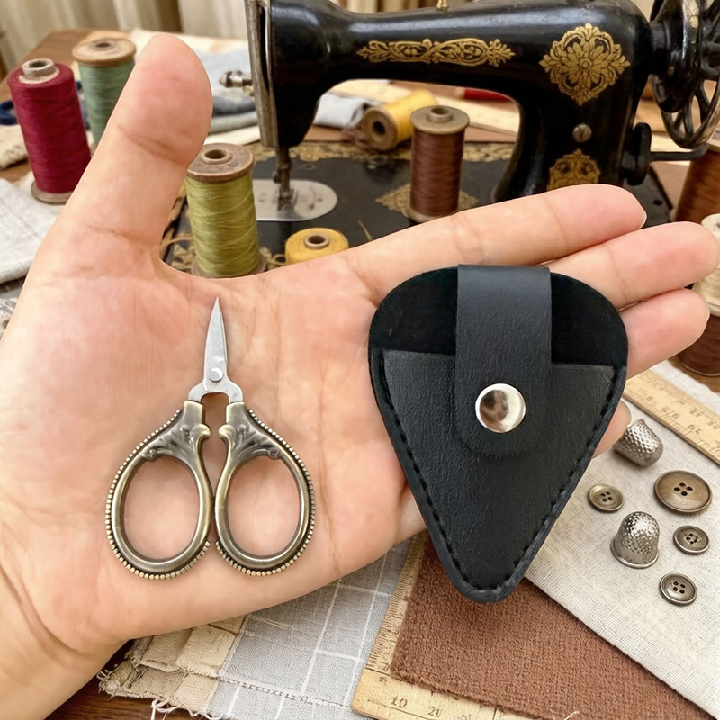 Mini Vintage Scissors with PU  - Leather Work In Art のレビューと価格