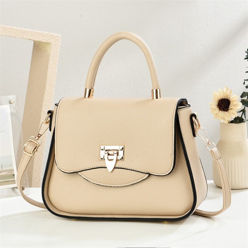 Classic Diaper Bag Unique Text - Unique Leather Work のレビューと価格