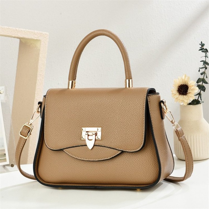 Classic Diaper Bag Unique Text - Unique Leather Work のレビューと価格