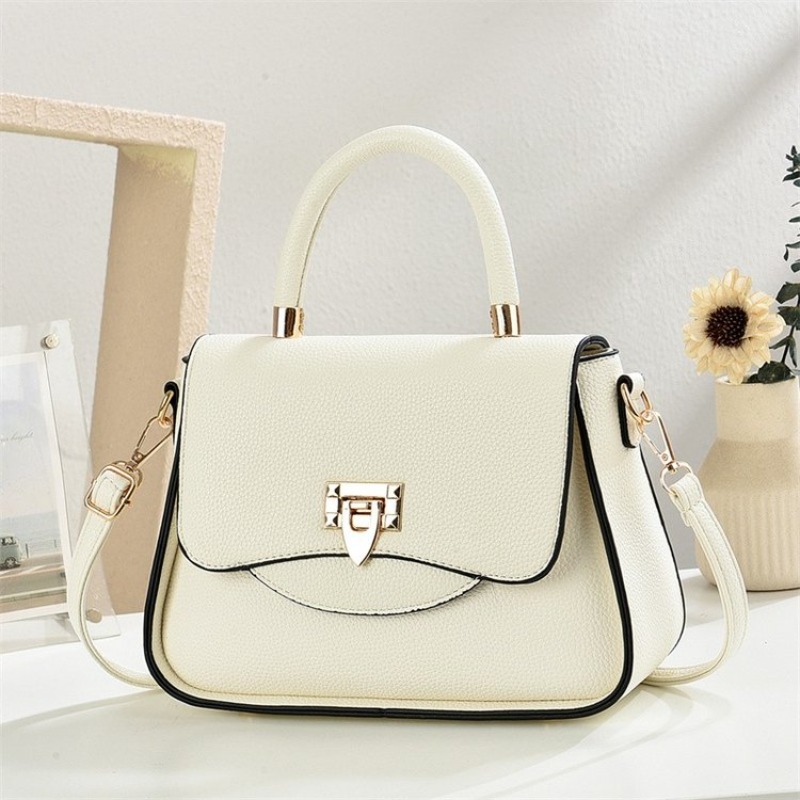 Classic Diaper Bag Unique Text - Unique Leather Work のレビューと価格